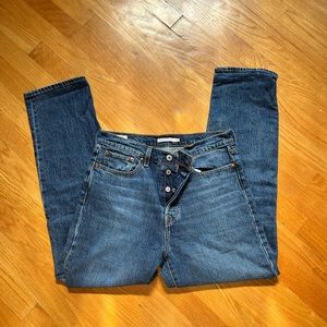 Levi’s wedgie straight Jean size 29